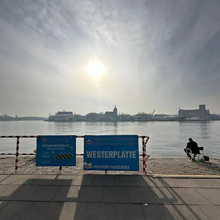 Port 13-a * 格但斯克